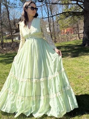 Vintage 70s Gunne sax Light Green Lace-Sleeve Maxi Dress